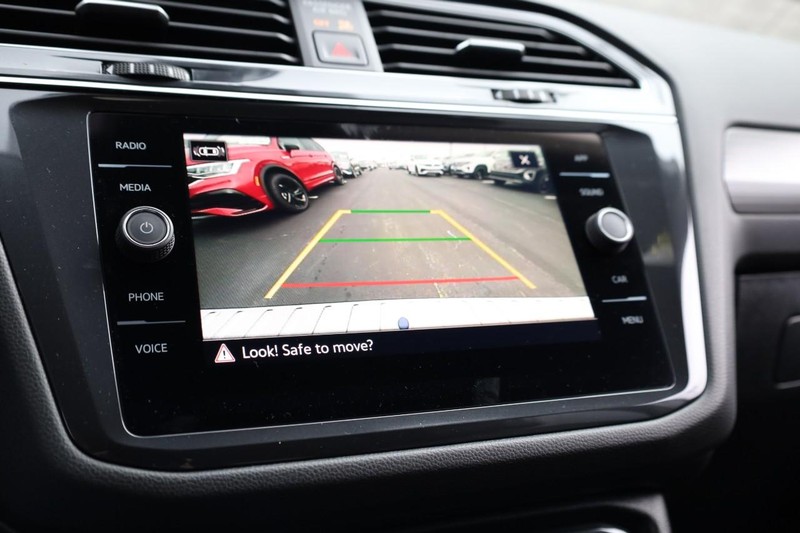 Volkswagen Tiguan Vehicle Image 14
