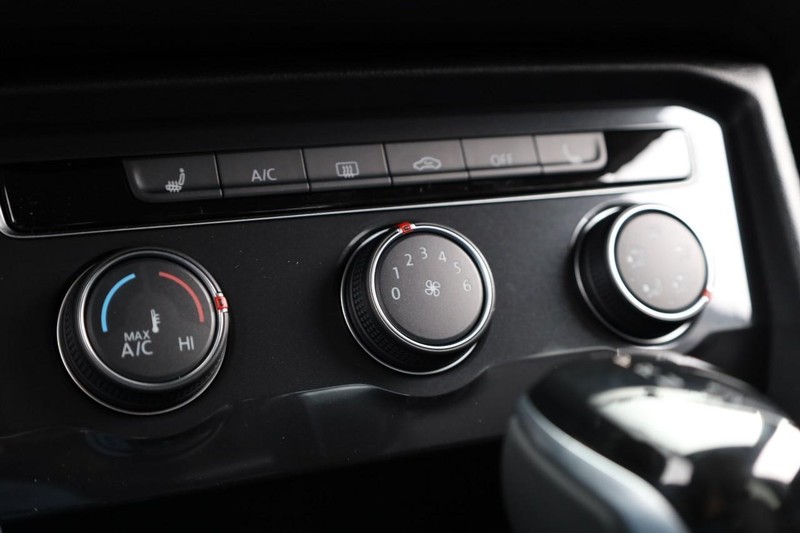 Volkswagen Tiguan Vehicle Image 15