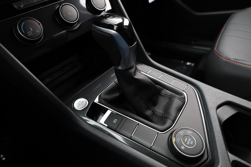 Volkswagen Tiguan Vehicle Image 17