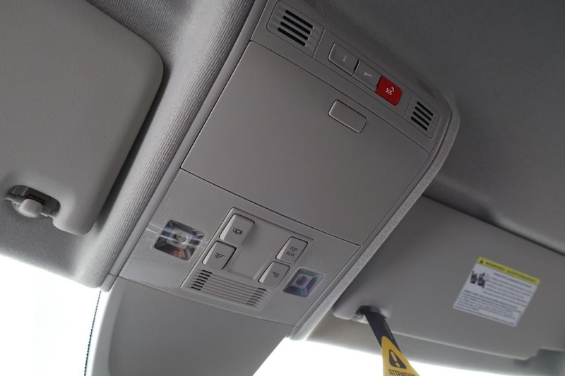 Volkswagen Tiguan Vehicle Image 18