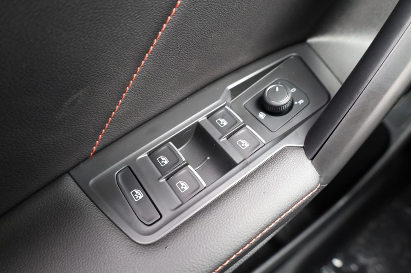 Volkswagen Tiguan Vehicle Image 20