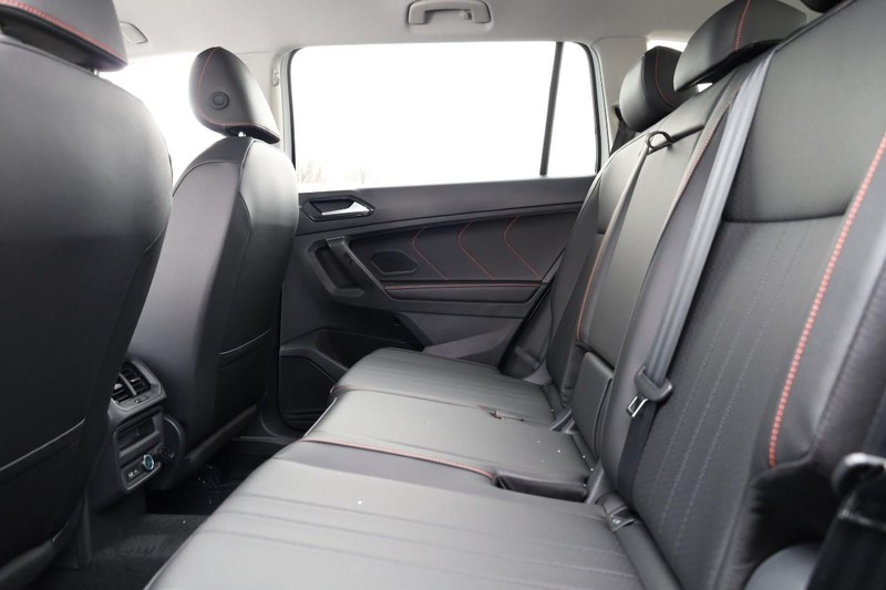 Volkswagen Tiguan Vehicle Image 22
