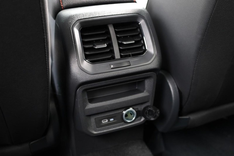 Volkswagen Tiguan Vehicle Image 23