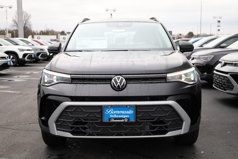 Volkswagen Taos Vehicle Image 05