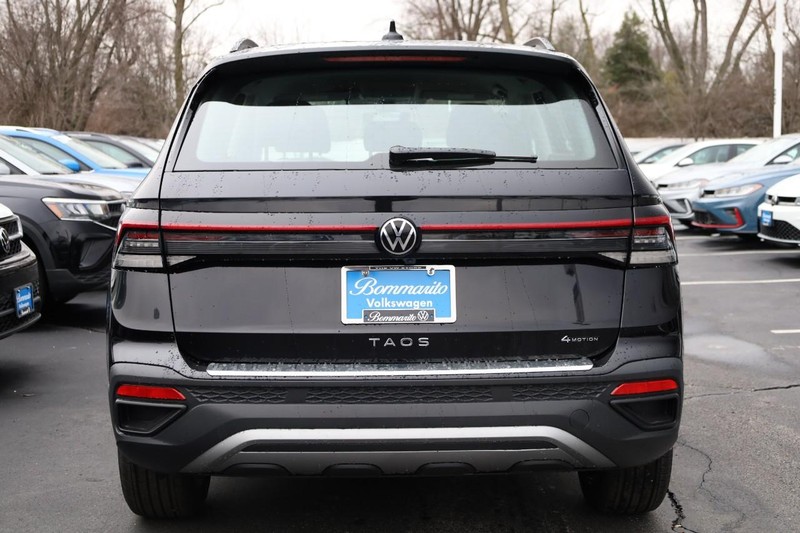 Volkswagen Taos Vehicle Image 07