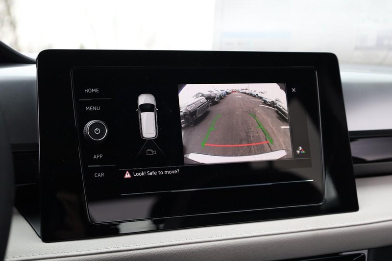Volkswagen Taos Vehicle Image 13