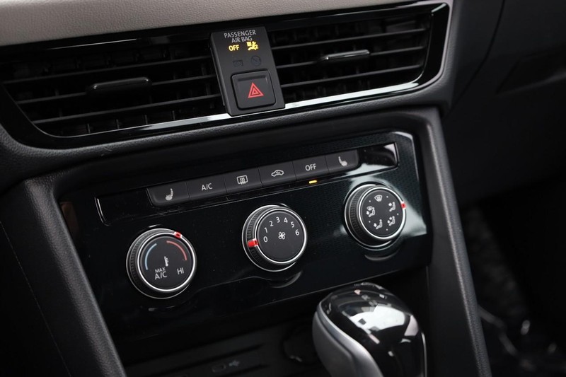 Volkswagen Taos Vehicle Image 14