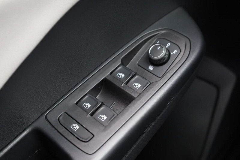 Volkswagen Taos Vehicle Image 19