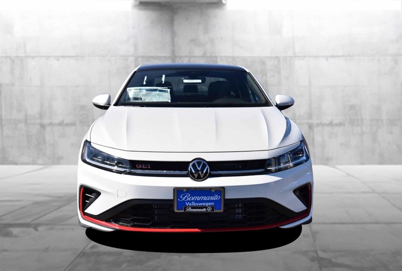 Volkswagen Jetta GLI Vehicle Image 04