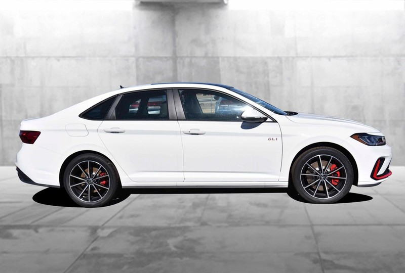 Volkswagen Jetta GLI Vehicle Image 05