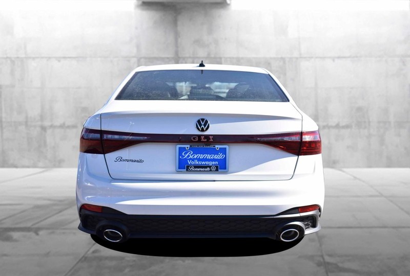 Volkswagen Jetta GLI Vehicle Image 06