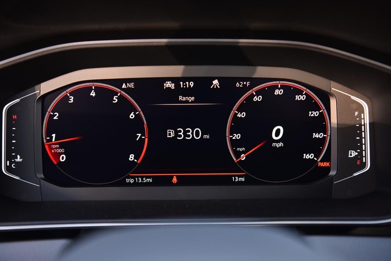 Volkswagen Jetta GLI Vehicle Image 12