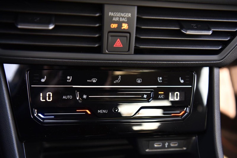Volkswagen Jetta GLI Vehicle Image 14