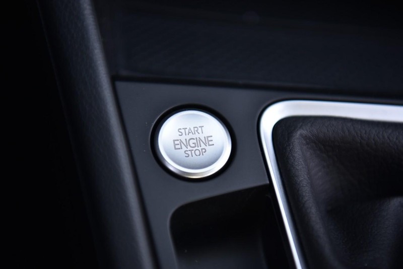 Volkswagen Jetta GLI Vehicle Image 16