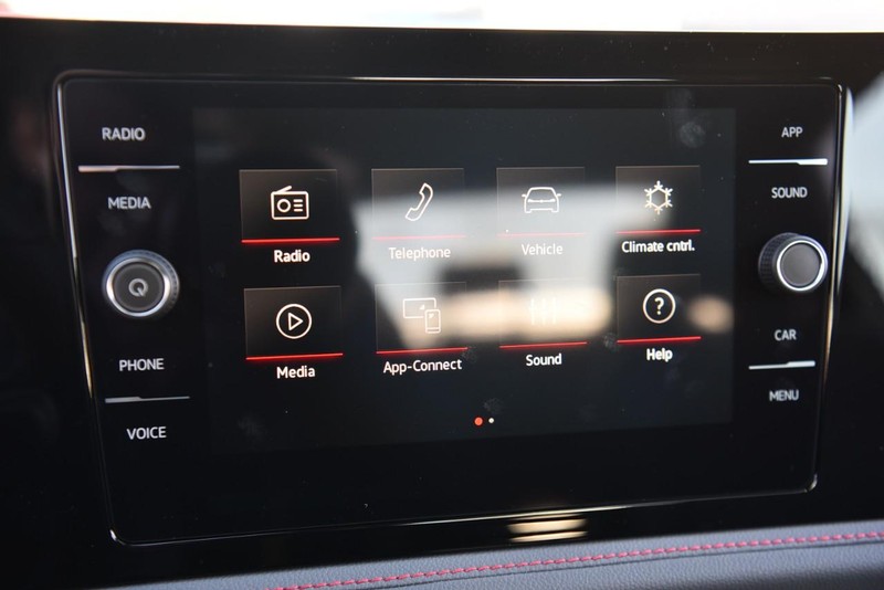 Volkswagen Jetta GLI Vehicle Image 18