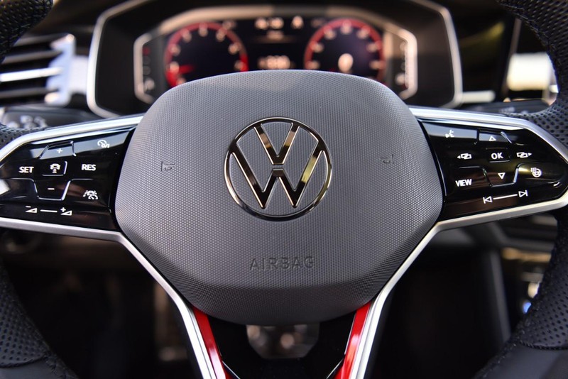 Volkswagen Jetta GLI Vehicle Image 19