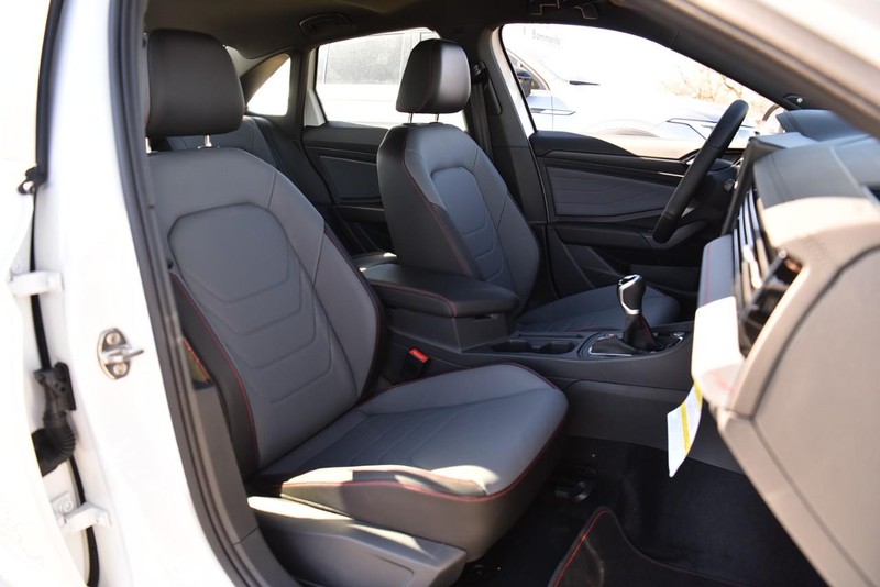 Volkswagen Jetta GLI Vehicle Image 21