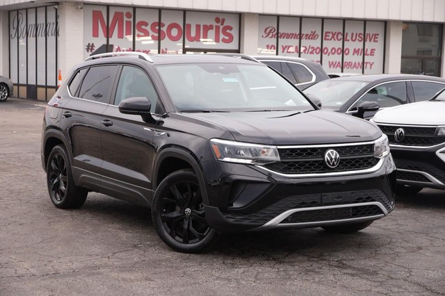 Used 2022 Volkswagen Taos SE with VIN 3VVPX7B24NM012868 for sale in Hazelwood, MO