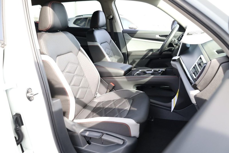 Volkswagen Atlas Vehicle Image 32