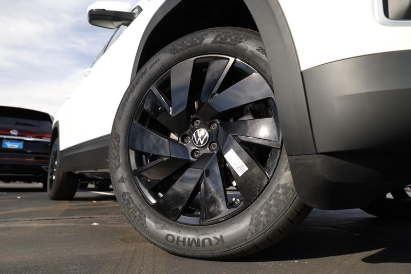 Volkswagen Atlas Vehicle Image 04