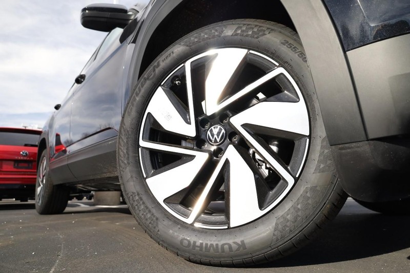 Volkswagen Atlas Vehicle Image 04