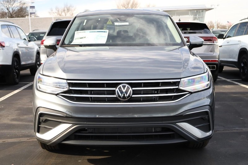 Volkswagen Tiguan Vehicle Image 05