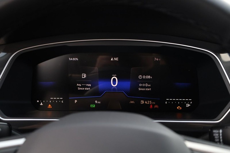 Volkswagen Tiguan Vehicle Image 12