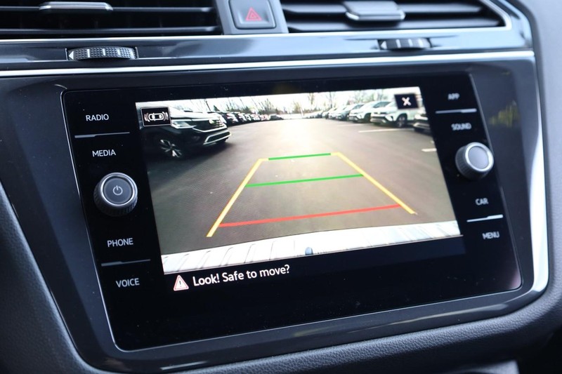 Volkswagen Tiguan Vehicle Image 14