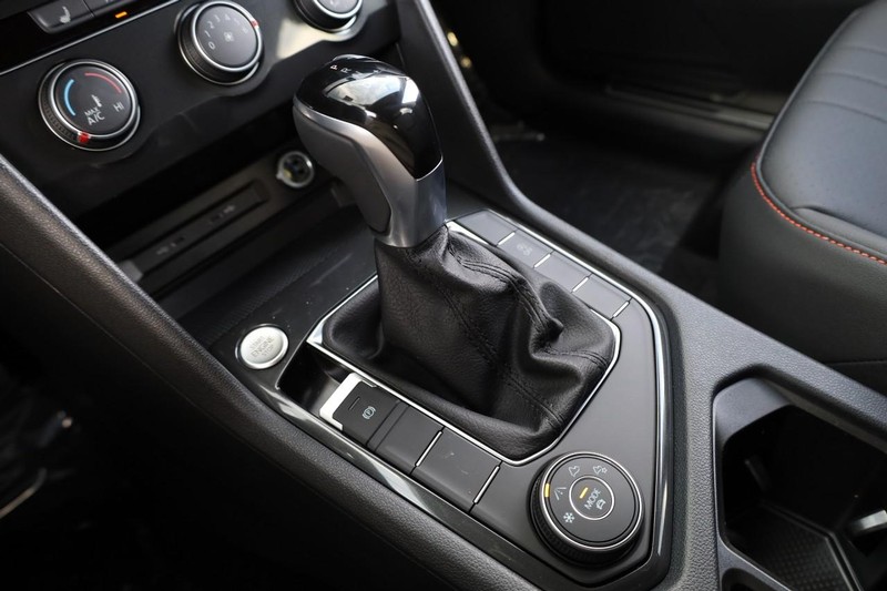 Volkswagen Tiguan Vehicle Image 17