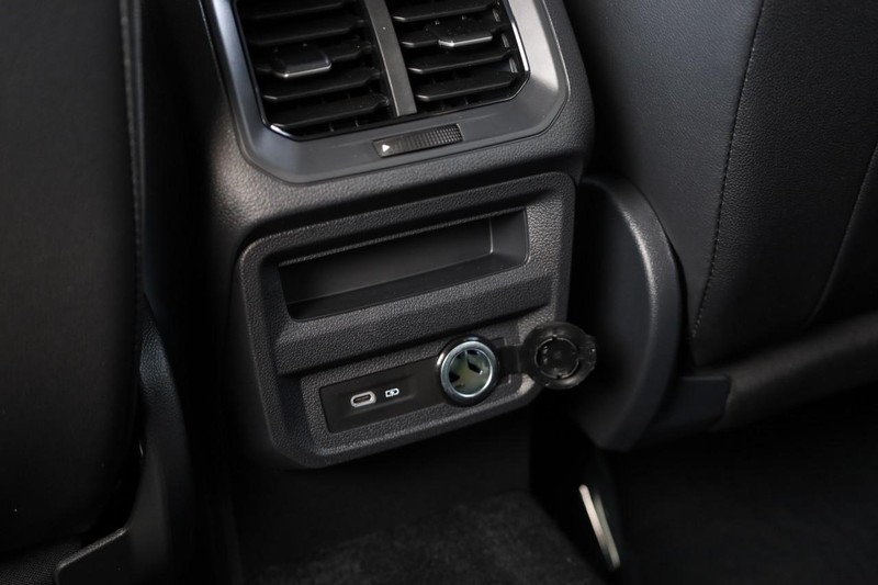 Volkswagen Tiguan Vehicle Image 23