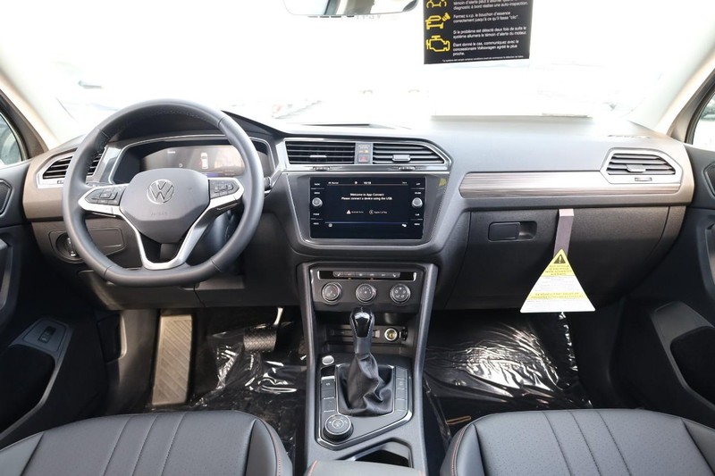 Volkswagen Tiguan Vehicle Image 24