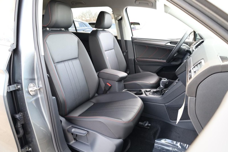 Volkswagen Tiguan Vehicle Image 26