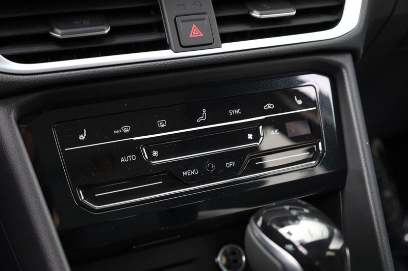 Volkswagen Taos Vehicle Image 13