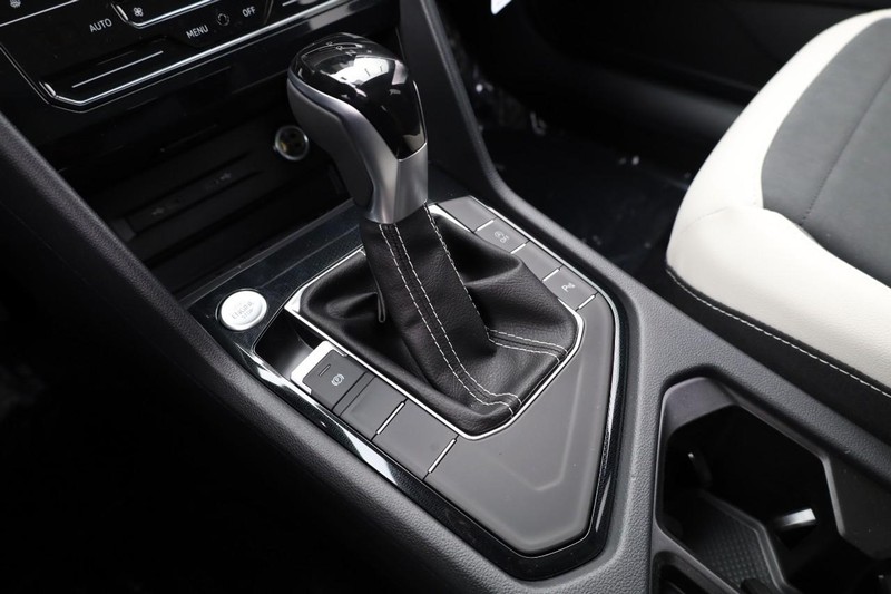 Volkswagen Taos Vehicle Image 15