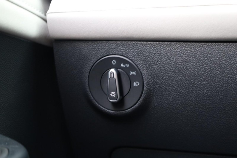 Volkswagen Taos Vehicle Image 17