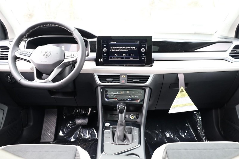 Volkswagen Taos Vehicle Image 24