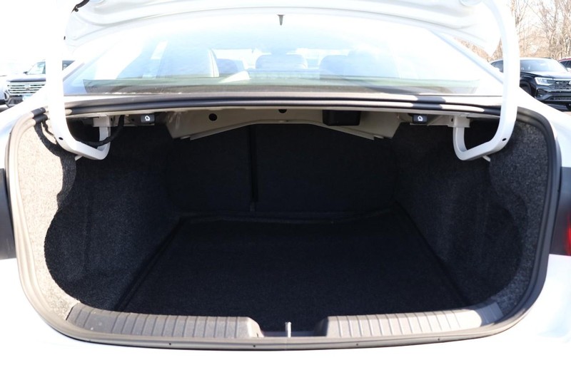 Volkswagen Jetta Vehicle Image 08