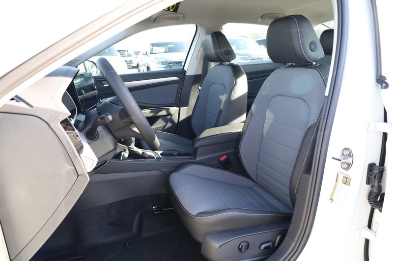 Volkswagen Jetta Vehicle Image 09