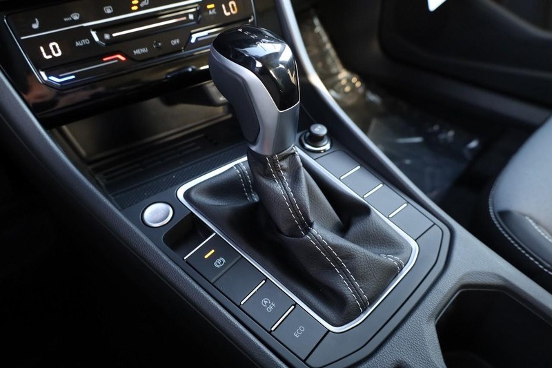 Volkswagen Jetta Vehicle Image 16