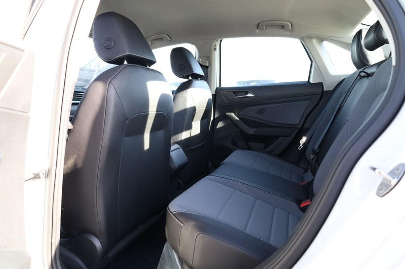 Volkswagen Jetta Vehicle Image 21