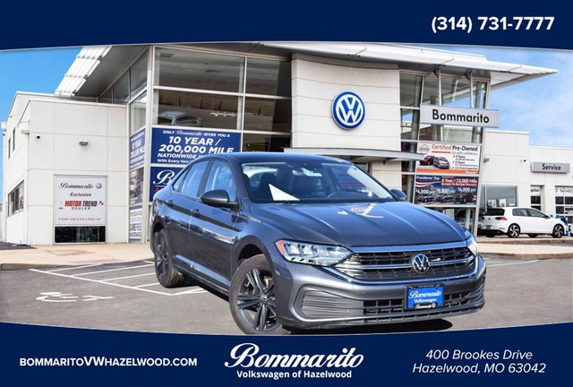 2024 Volkswagen Jetta SE at Bommarito VW in Hazelwood MO