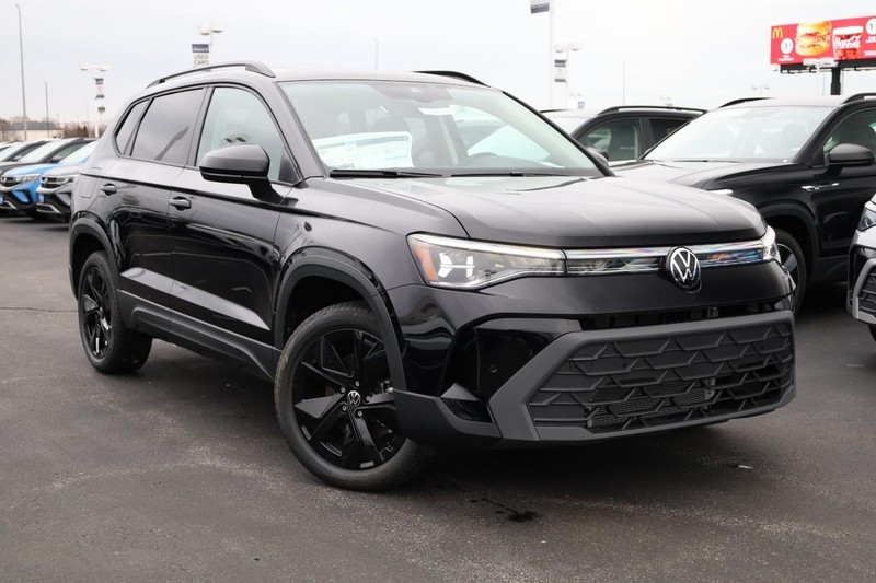 Volkswagen Taos Vehicle Image 02