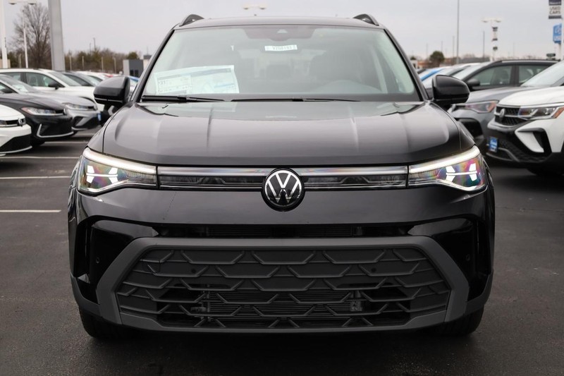 Volkswagen Taos Vehicle Image 05