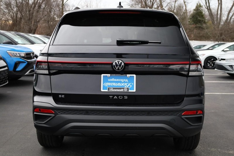 Volkswagen Taos Vehicle Image 07