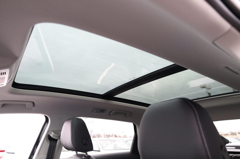 Volkswagen Taos Vehicle Image 10