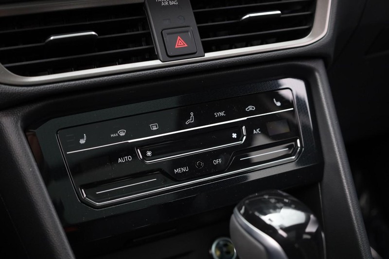 Volkswagen Taos Vehicle Image 17