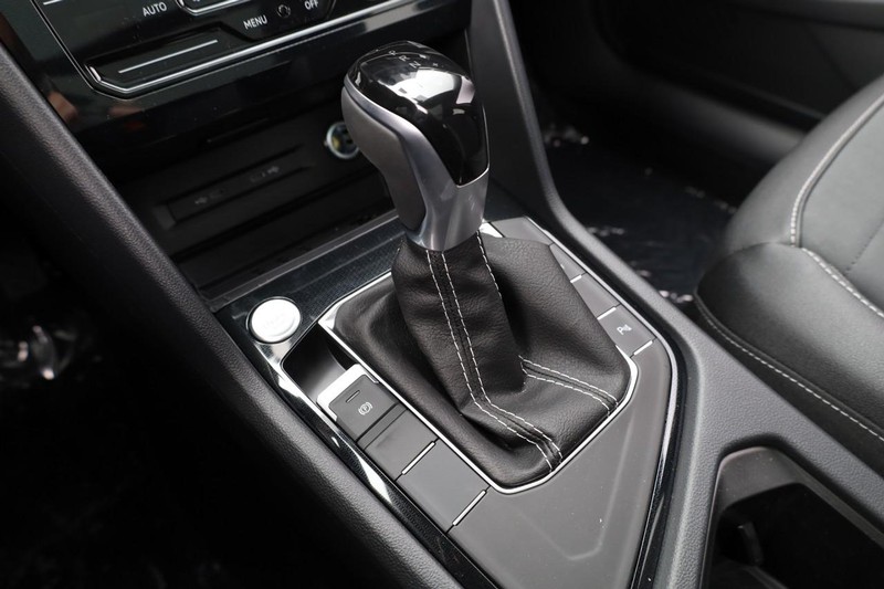 Volkswagen Taos Vehicle Image 19
