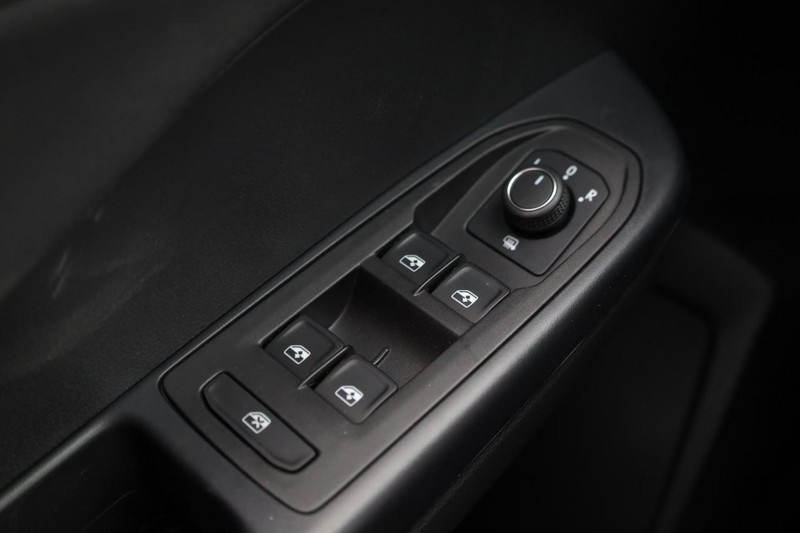 Volkswagen Taos Vehicle Image 22