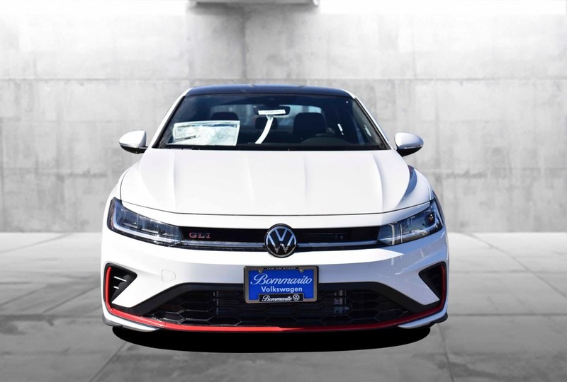 Volkswagen Jetta GLI Vehicle Image 04