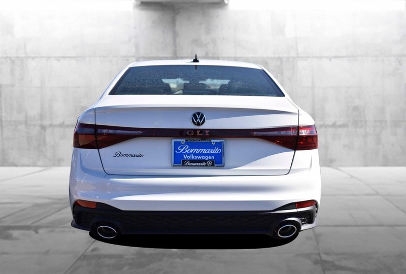 Volkswagen Jetta GLI Vehicle Image 06